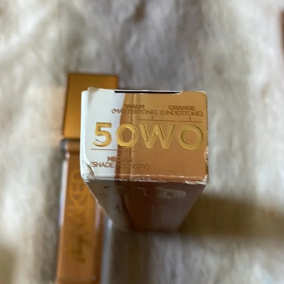 Urban Decay Stay Naked Weightless Foundation - Picture 2 of 3